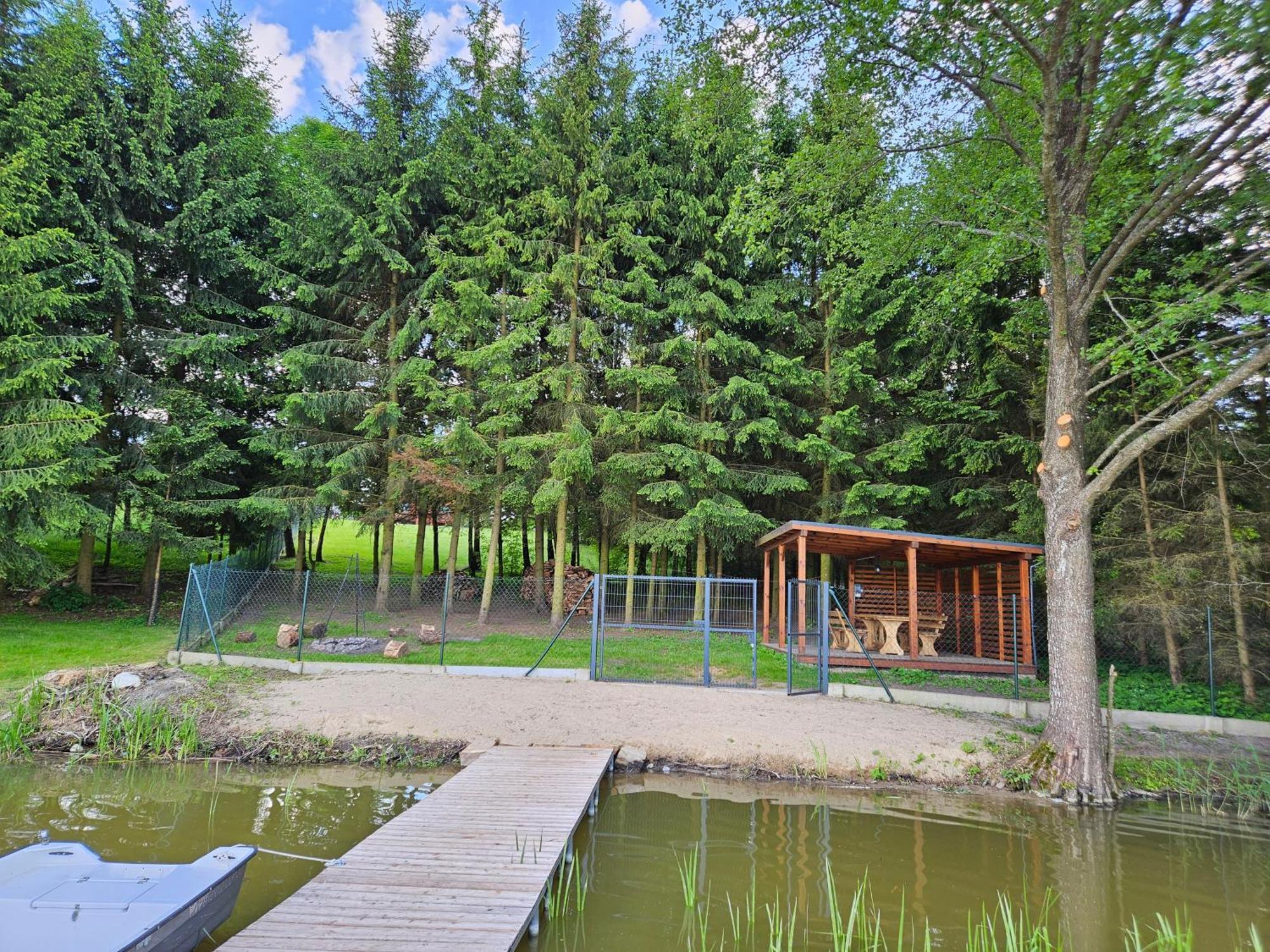 Lepaki Lake Moldzie Kültér fotó